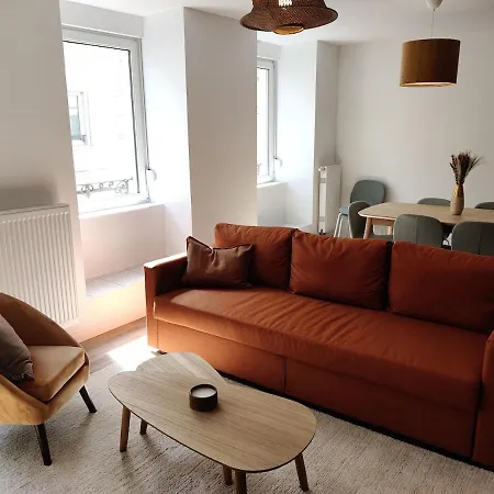 Chaleureux Appartement Centre Ville Bars Et Restaurants Apartment
